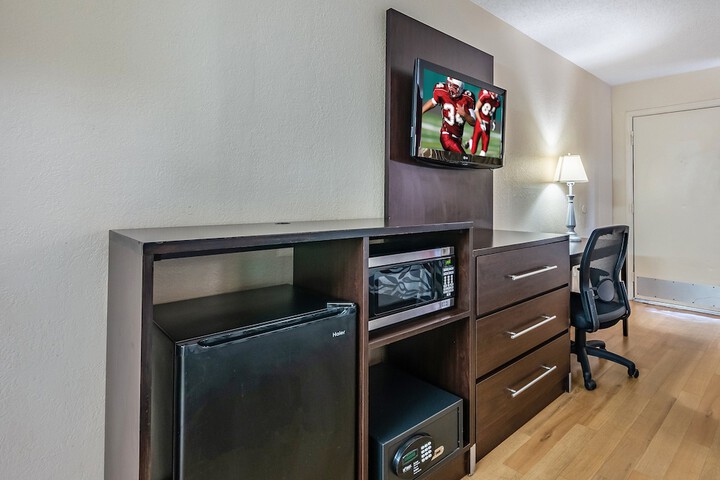 Room 25 of 27