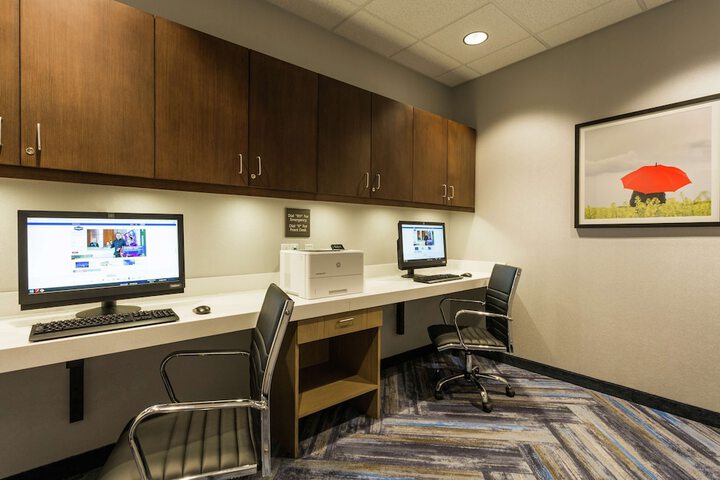 Business Center 33 of 33
