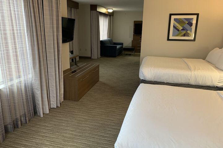 Room 13 of 38