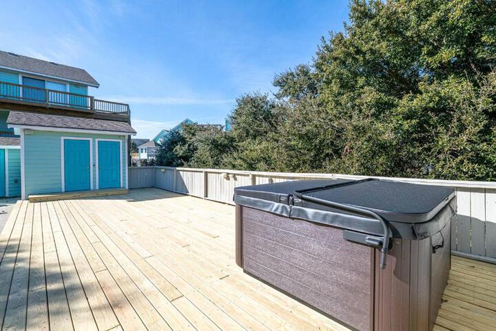 Duck R Way - Poteskeet Ocean View, 260 Yds to Beach, Pool, Hot Tub, Walk to Downtown Duck