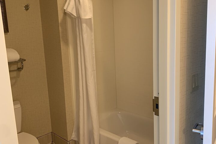 Room 33 of 43