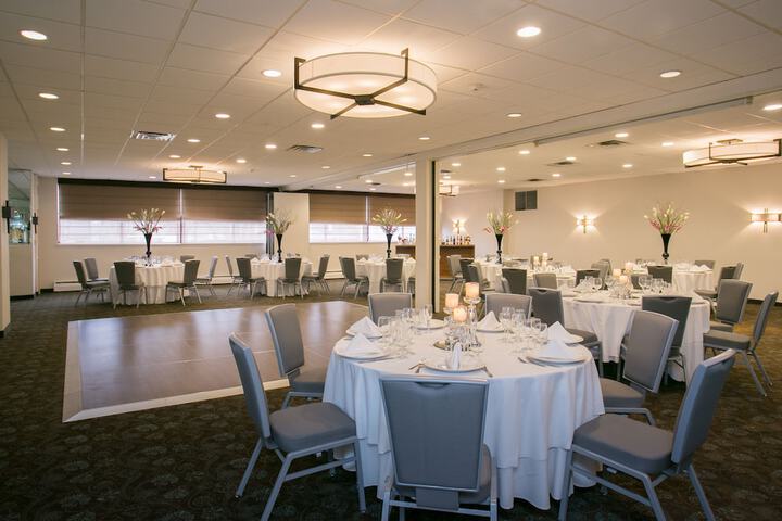 Ballroom/Hall 40 of 45