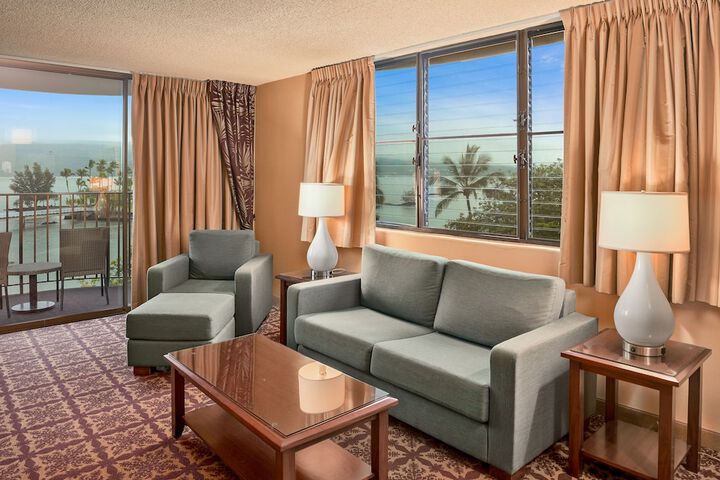 Hilo Hawaiian Hotel Trademark Collection by Wyndham