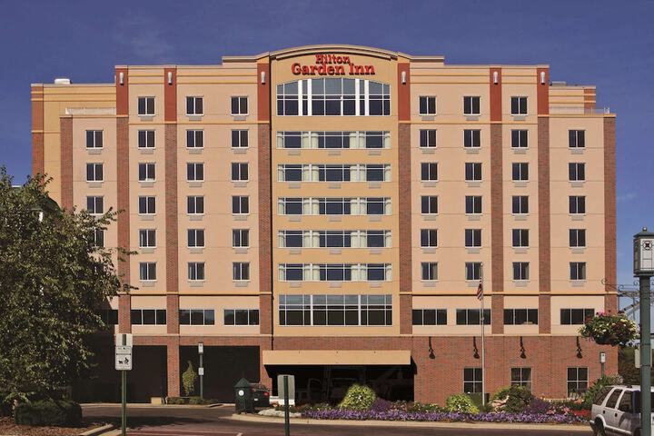 Hotel 2 of 32