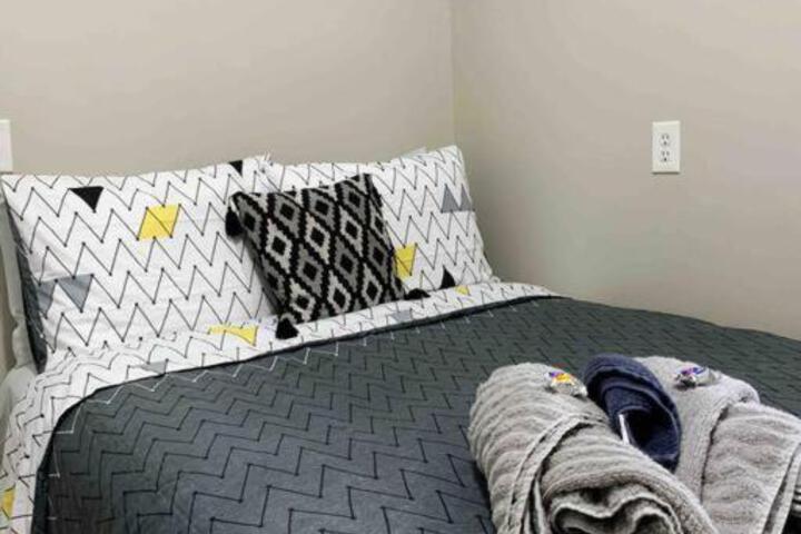 NEWPRIVATE* 2 / 1 Unit *CLOSE to JBLM and PLU*
