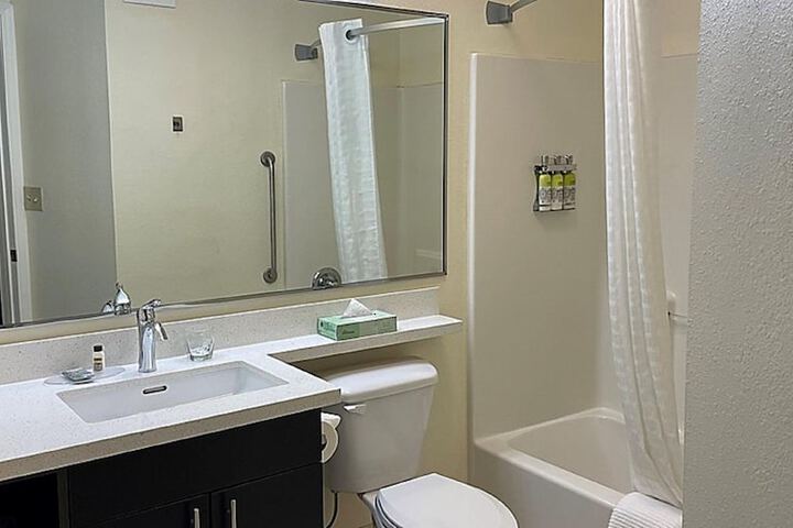 Candlewood Suites East Lansing by IHG