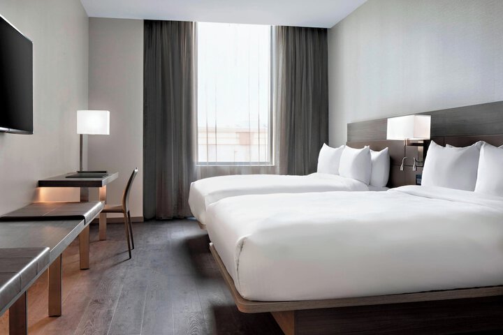Room 32 of 55
