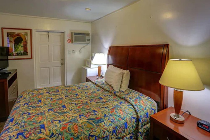 Room 53 of 72