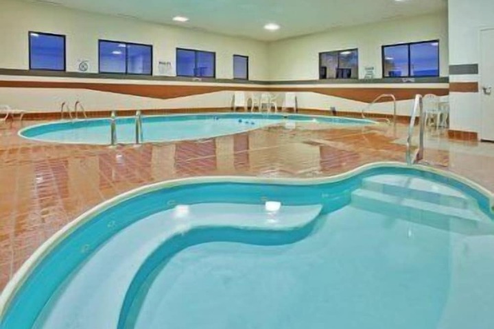 Pool 4 of 33