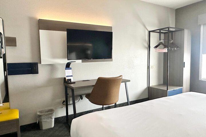 Comfort Inn & Suites Calhoun South