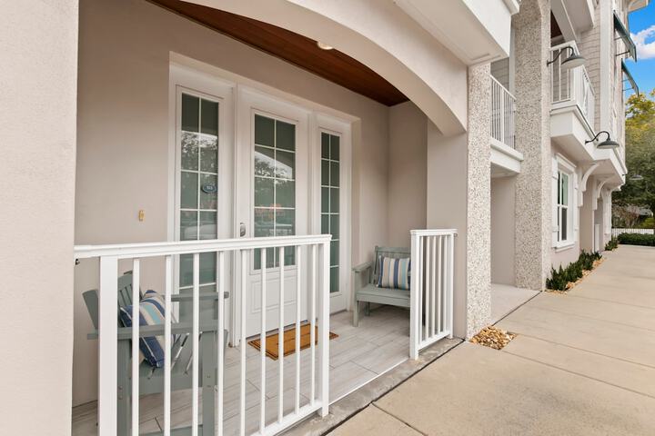 NEW Canopy Cabana Luxury Downtown Apt