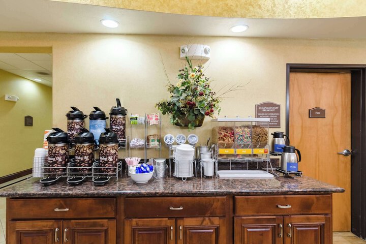 Comfort Suites Salina South