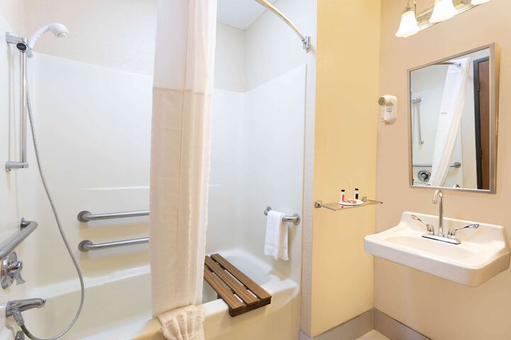 Clarion Pointe Harrodsburg-Danville