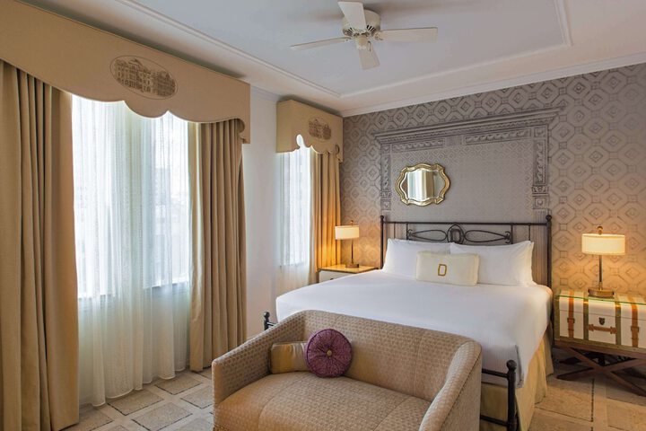 Room 44 of 107