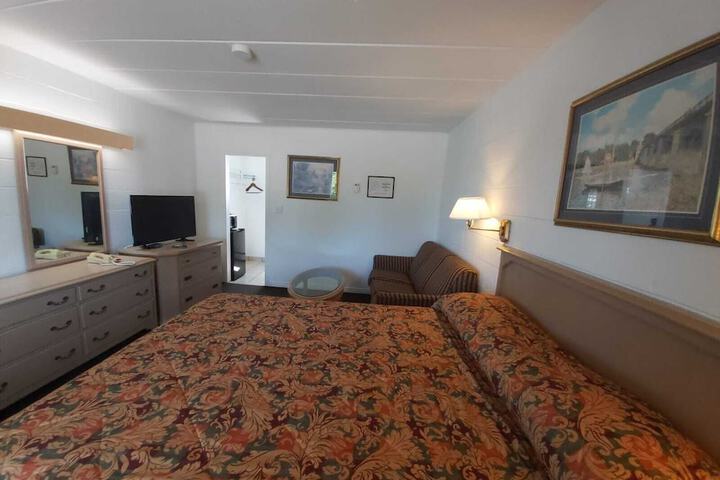 Room 18 of 32