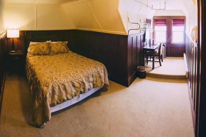 Room 14 of 31