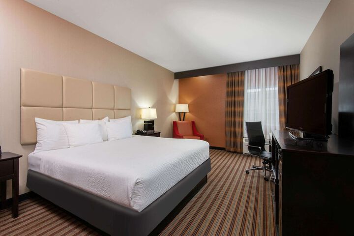 Room 18 of 37