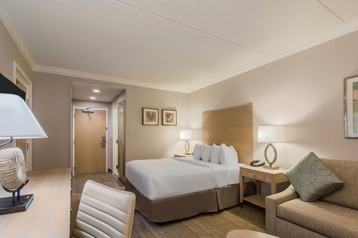 Room 13 of 23