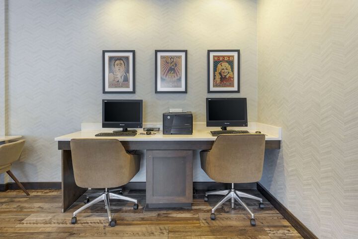 Business Center 28 of 28