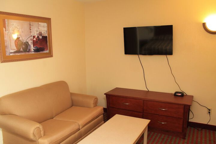 Room 7 of 12