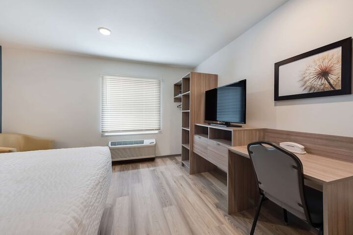 Room 15 of 33