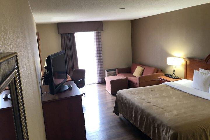 Room 8 of 38