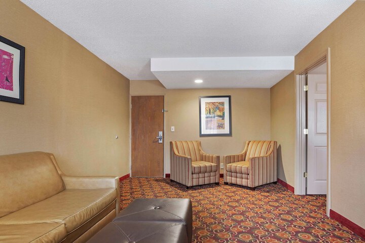 Room 18 of 48