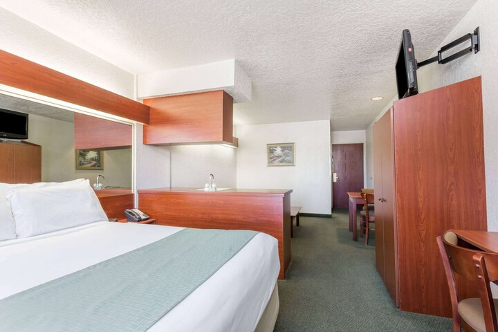 Room 15 of 20