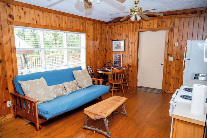 Mountain Aire Cottages Inn & Glamping