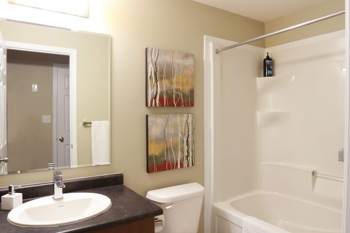 Boardwalk Homes - Executive Guest Rooms & Townhomes