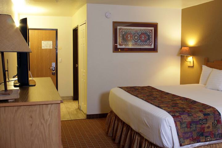 Room 9 of 34