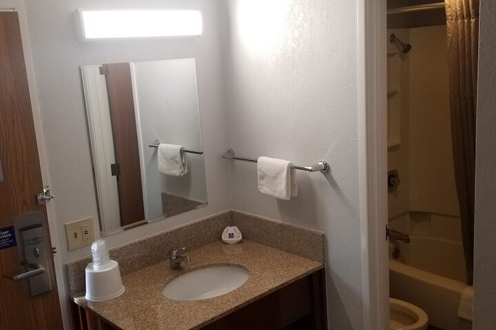 Motel 6 Elk Grove Village IL - OHare