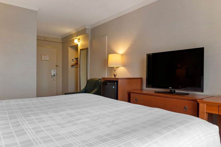 Room 43 of 64