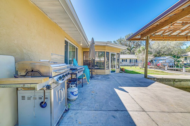 Riverfront Home With Private Dock Fire Pit!
