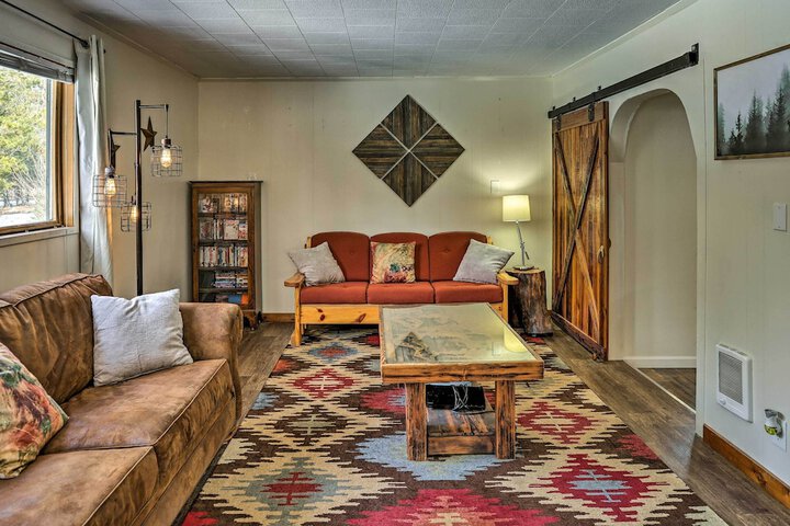 Private La Pine Cabin Rental: 30 Mi to Bend!