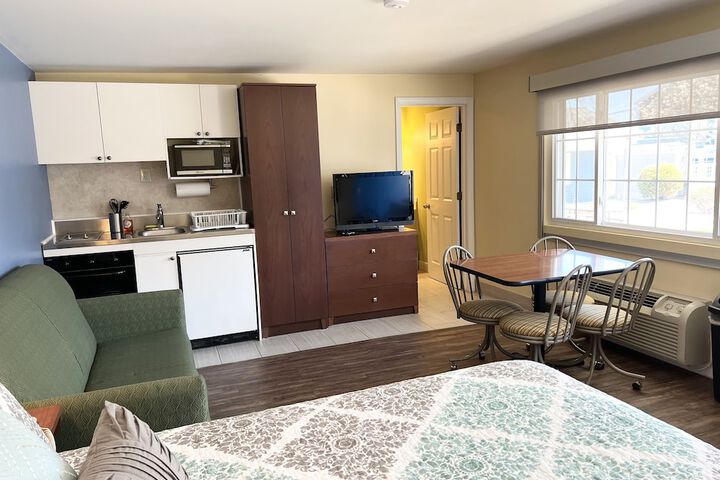 Room 16 of 33