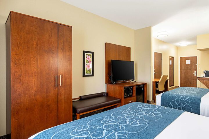 Room 7 of 28