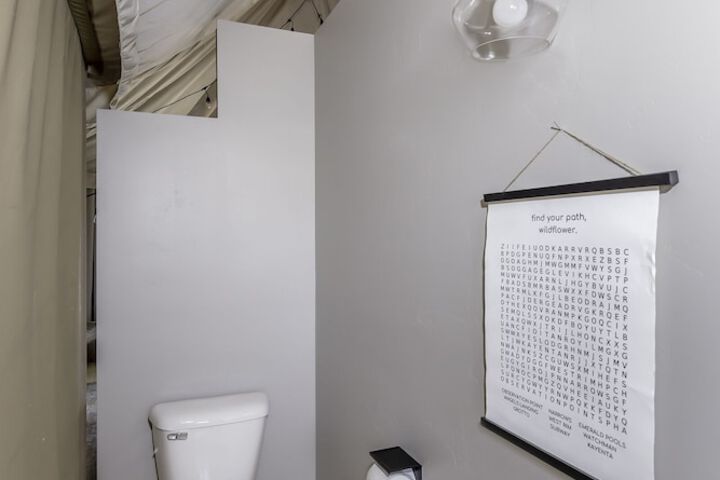 Room 66 of 128