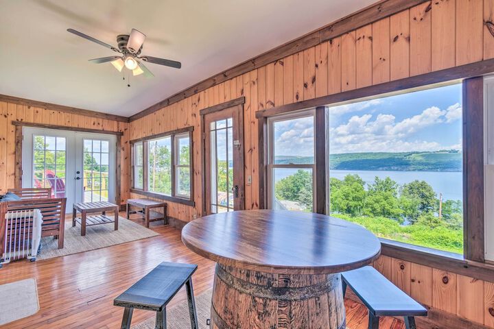 Watkins Glen Lakeview Cottage w / Waterfall!