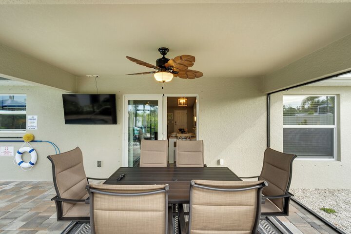 Englewood Vacation Rental w / Private Heated Pool!