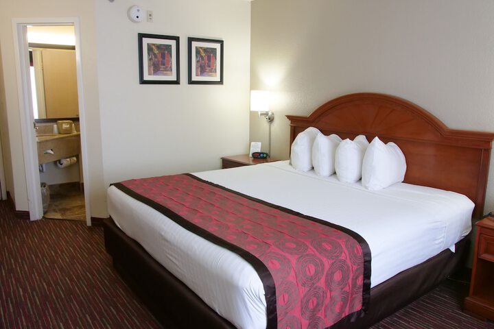 Room 16 of 41