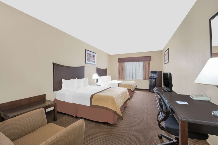Room 11 of 16