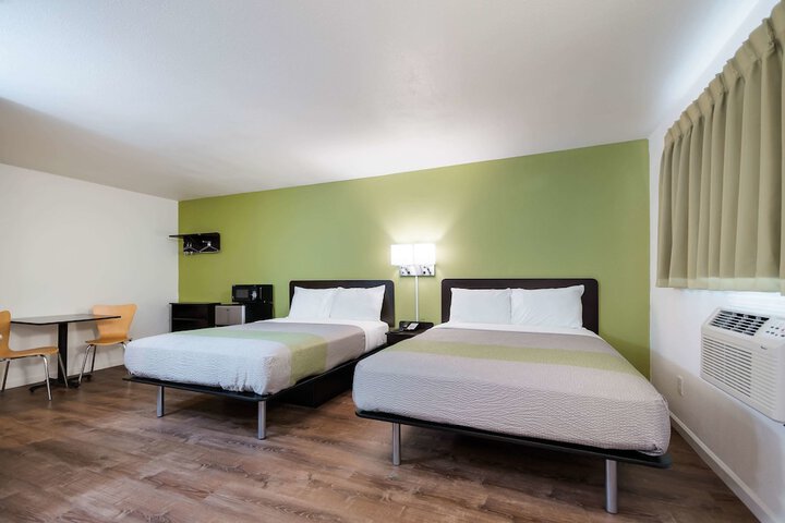 Room 15 of 38