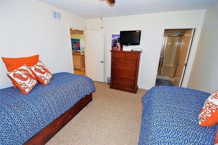 Room 26 of 34
