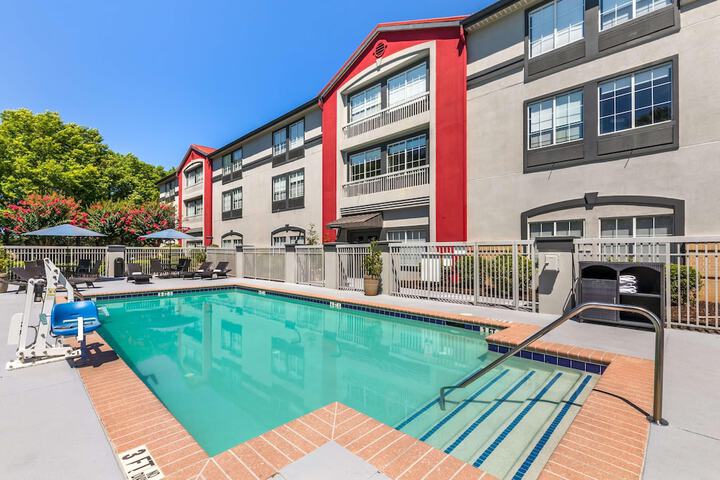 Pool 2 of 48