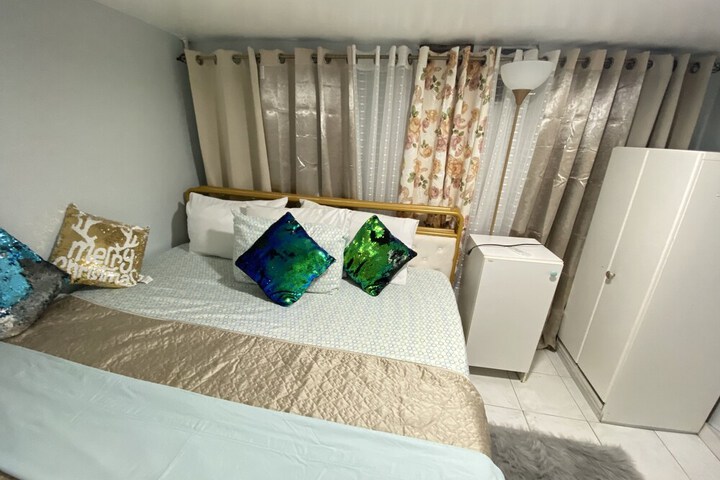 Nice 2 bedroom Apt With Patio