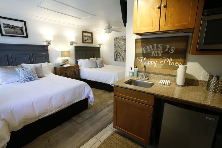 Room 53 of 102