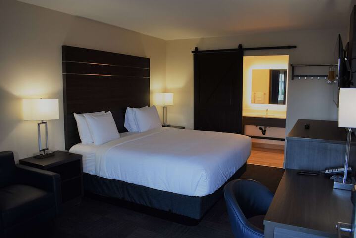 Room 8 of 8