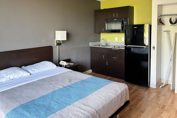 Room 14 of 28