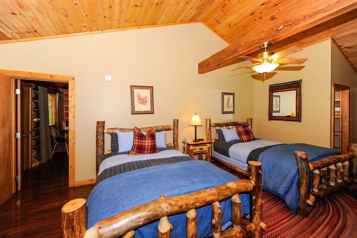 Dancing Bear Lodge